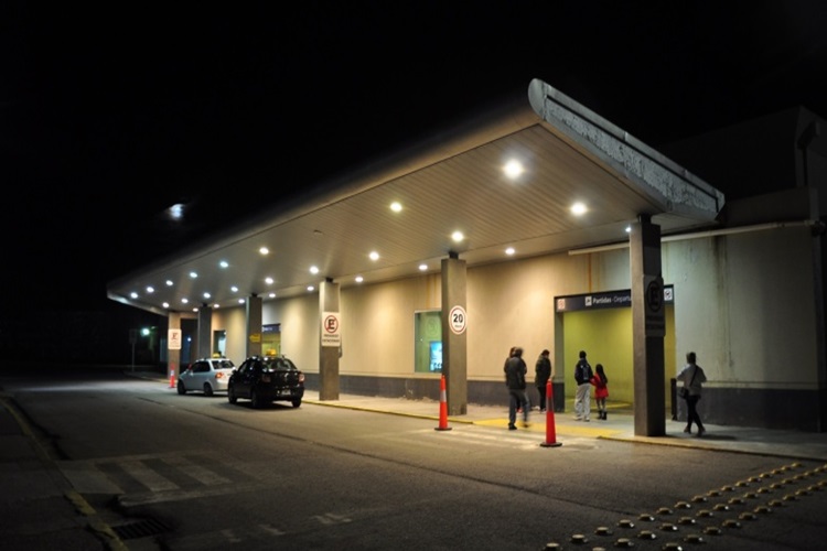 Avion de Aerolineas aterrizo de emergencia en Rio Grande