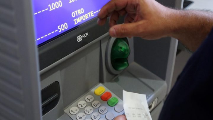 Pago de haberes a estatales, jubilados y Planes