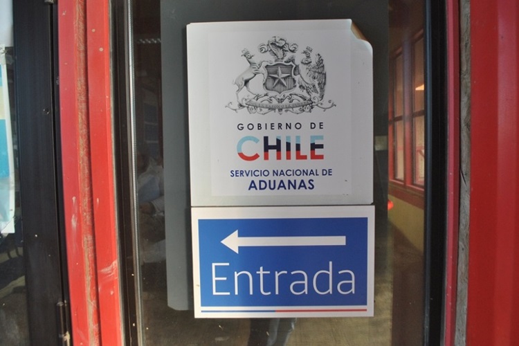 Vive en Ushuaia esta varado en San Sebastian y no lo dejan entrar a Argentina