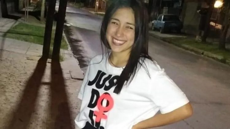 Escapó de un intento de abuso y lleva una semana presa porque el agresor la acusó de haberle robado