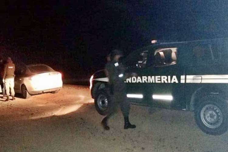 Fueguinos varados en la Ruta 40 debieron ser asistidos por Gendarmeria