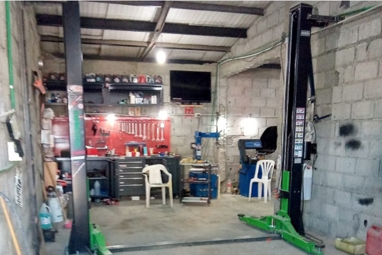 Robo a gomeria en la madrugada