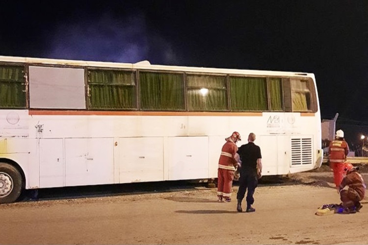 Incendio en un colectivo estacionado en Ushuaia
