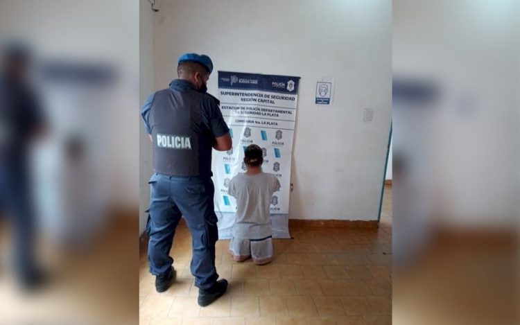 Un hombre sin extremidades le robó la cartera a una mujer Un hombre sin extremidades le robó la cartera a una mujer