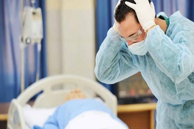 Dos medicos a juicio por presunta mala praxis