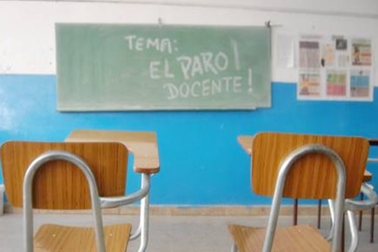 SUTEF pide vacunacion y 70 mil pesos de haber inicial para arrancar las clases SUTEF pide vacunacion y 70 mil pesos de haber inicial para arrancar las clases