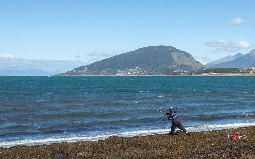 2° TORNEO DE PESCA DEL RÓBALO EN USHUAIA: MÁS DE 100 VECINOS Y VECINAS PARTICIPARON DEL ENCUENTRO 2° TORNEO DE PESCA DEL RÓBALO EN USHUAIA: MÁS DE 100 VECINOS Y VECINAS PARTICIPARON DEL ENCUENTRO
