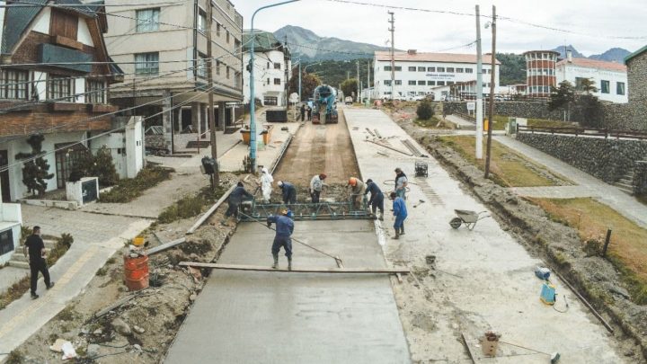 PAVIMENTARON CON HORMIGÓN LA SEGUNDA MANO DE YAGANES