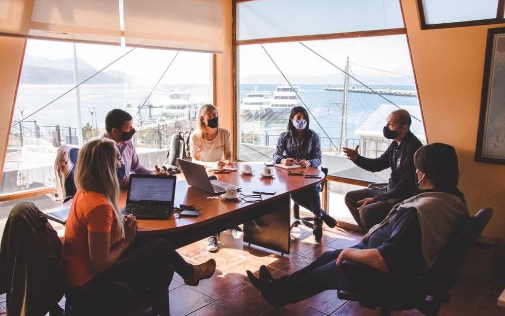 LA MUNICIPALIDAD DE USHUAIA COORDINA LOS TRABAJOS PARA PONER EN VALOR SENDEROS URBANOS Y AGRESTES