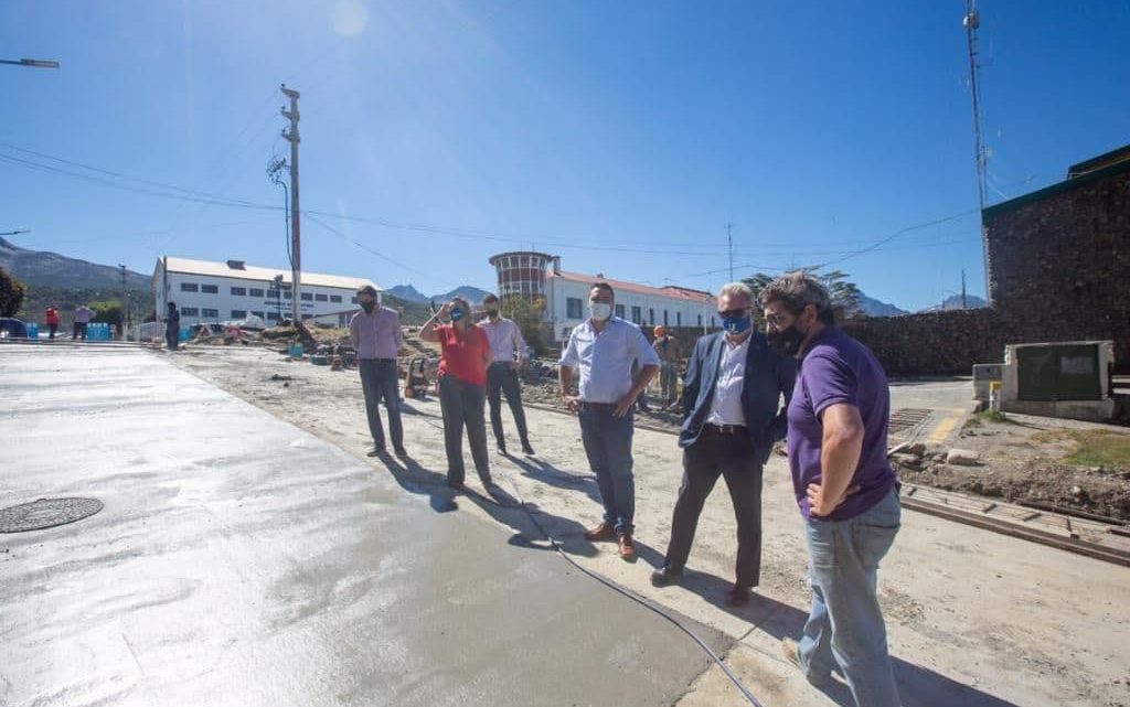 LA OBRA SERÁ INAUGURADA EN LOS PRÓXIMOS DÍAS VUOTO RECORRIÓ LA OBRA DE ASFALTO DE LA CALLE YAGANES LA OBRA SERÁ INAUGURADA EN LOS PRÓXIMOS DÍAS VUOTO RECORRIÓ LA OBRA DE ASFALTO DE LA CALLE YAGANES