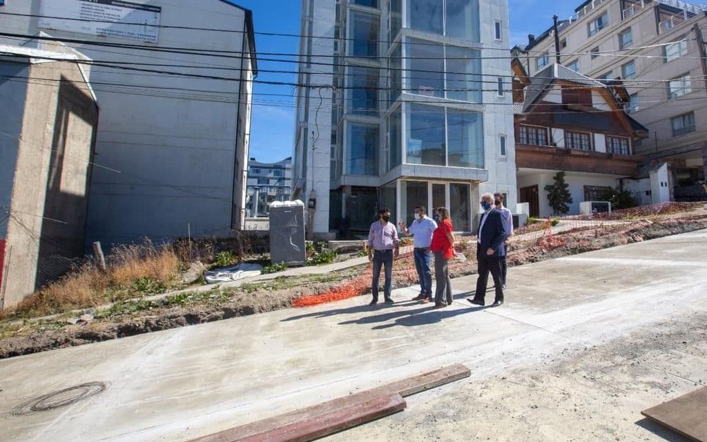 READECUACIÓN DE REDES Y REPAVIMENTACIÓN DE CALLE YAGANES: “HA SIDO UNA OBRA MUY COMPLEJA Y ESTAMOS LLEGANDO A BUEN PUERTO READECUACIÓN DE REDES Y REPAVIMENTACIÓN DE CALLE YAGANES: “HA SIDO UNA OBRA MUY COMPLEJA Y ESTAMOS LLEGANDO A BUEN PUERTO