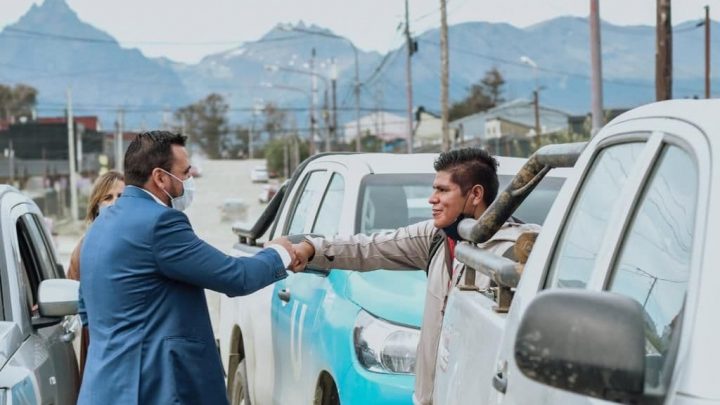 EL INTENDENTE VUOTO RECORRIÓ LAS OBRAS DE PAVIMENTACIÓN DE LA CALLE RÍO CLARO EN EL PIPO
