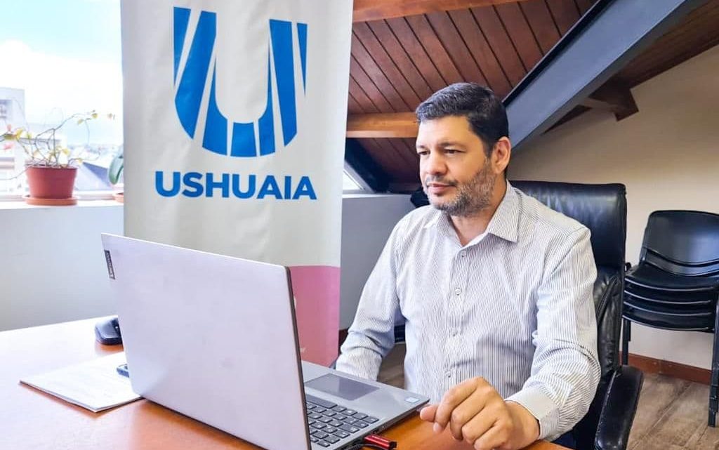 LA MUNICIPALIDAD REALIZÓ LA CHARLA SOBRE CIUDADES PUERTA DE ENTRADA A LA ANTÁRTIDA LA MUNICIPALIDAD REALIZÓ LA CHARLA SOBRE CIUDADES PUERTA DE ENTRADA A LA ANTÁRTIDA
