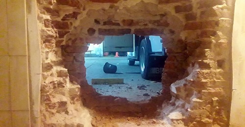 Cinematográfico robo boquetero en Rosario: tomaron de rehén a una familia para abrir su pared y entrar a una empresa de caudales