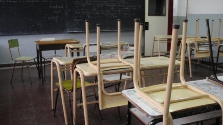 Directores de escuelas públicas emitieron una carta adhiriendo al paro, pero con críticas a Gobierno y al SUTEF