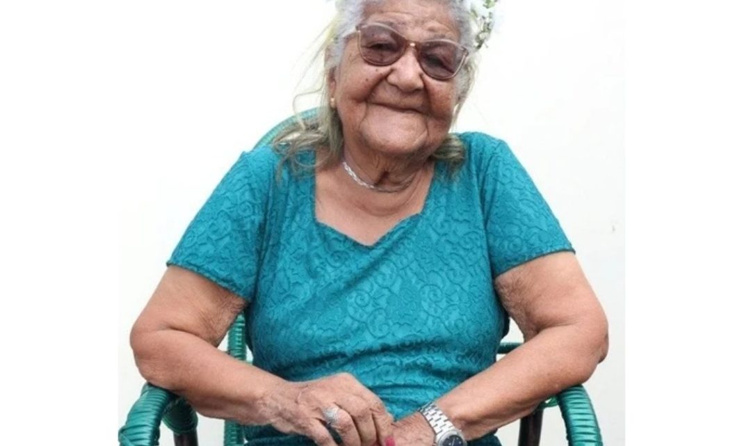 Tiene 101 años, envió su CV a una empresa y su historia se hizo viral