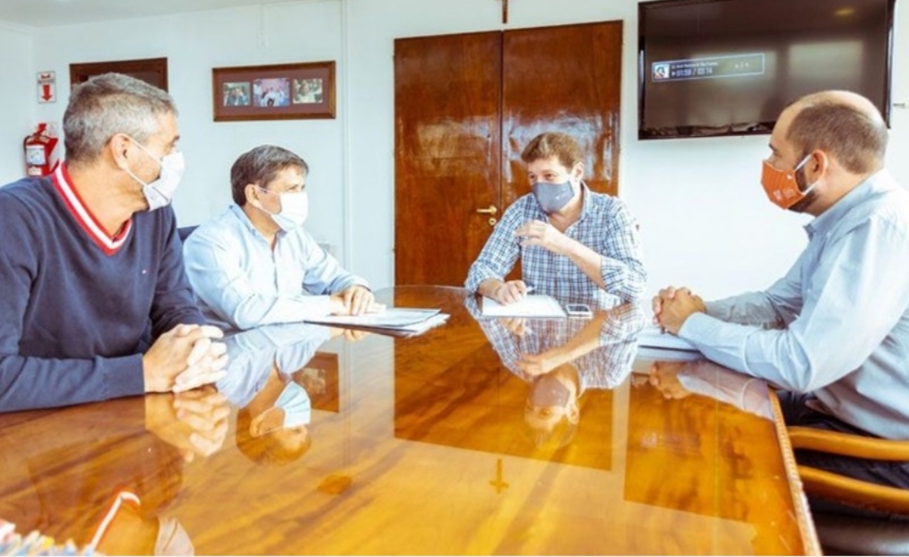 Melella se reunió con los concejales Pino y Romano para ampliar el ejido urbano de Ushuaia