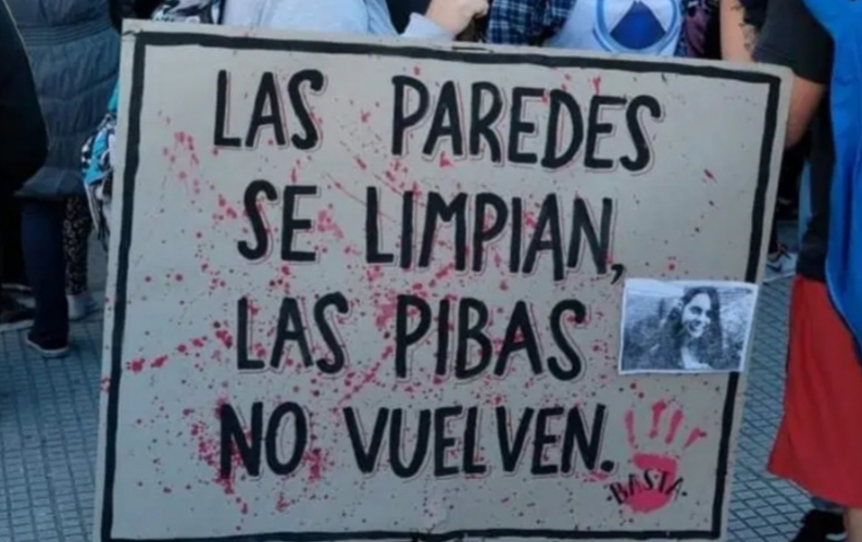 Sutef repudia la detención de 3 mujeres que pegaban carteles convocando al 8M Sutef repudia la detención de 3 mujeres que pegaban carteles convocando al 8M