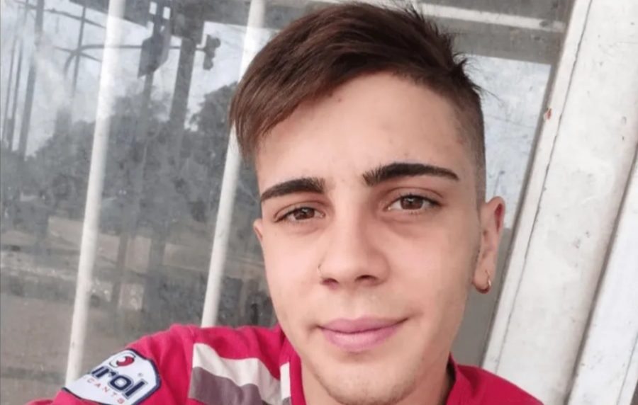 Pibe de 19 años está preso sin pruebas por viajar en un remis robado