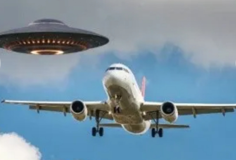 Un piloto de avión contó que un Ovni le pasó al lado en pleno vuelo