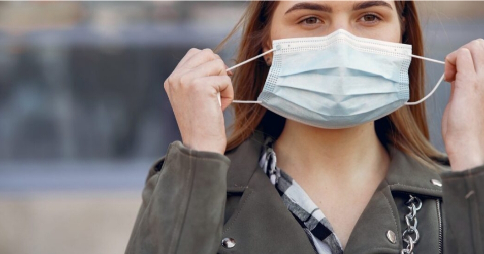 Aseguran que las personas vacunadas contra el coronavirus pueden juntarse sin barbijo Aseguran que las personas vacunadas contra el coronavirus pueden juntarse sin barbijo