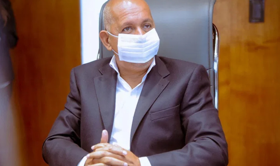 Villegas cargó contra el estado de los edificios escolares y el entorno de Melella