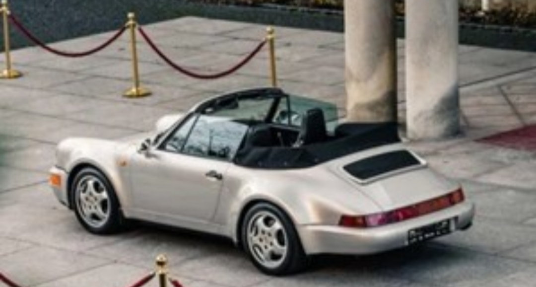 Subasta: más de medio millón de dólares por el Porche de Maradona