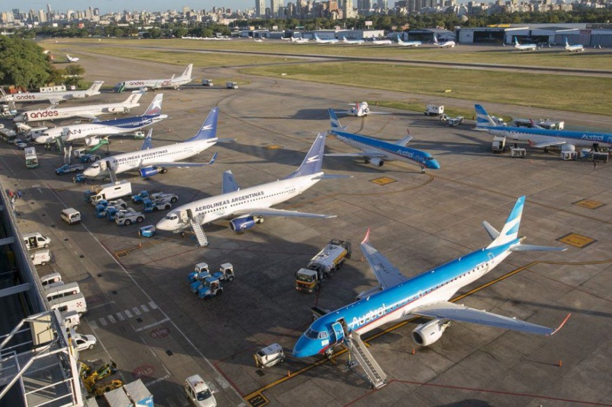 El Gobierno habilitó al Aeroparque como «corredor seguro» para entrar al país