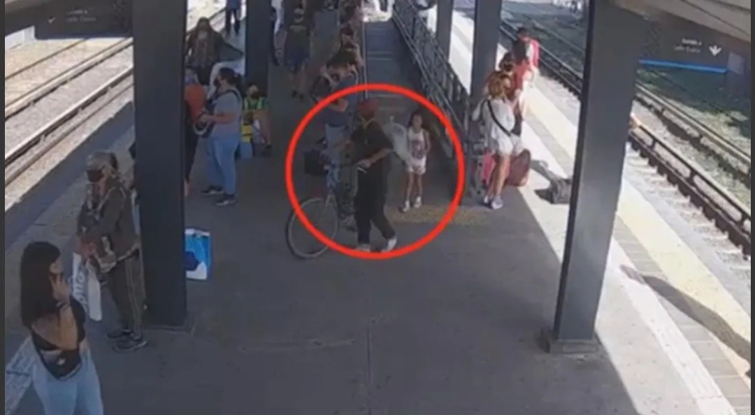 Exclusivo: estas son las últimas imágenes de Maia con su secuestrador en Castelar