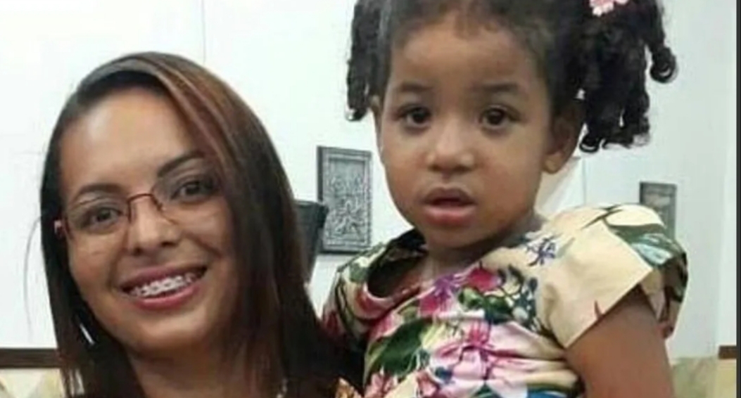 Una mujer le arrancó los ojos y le comió la lengua a su hija de 5 años, quien murió: «Maté al demonio»