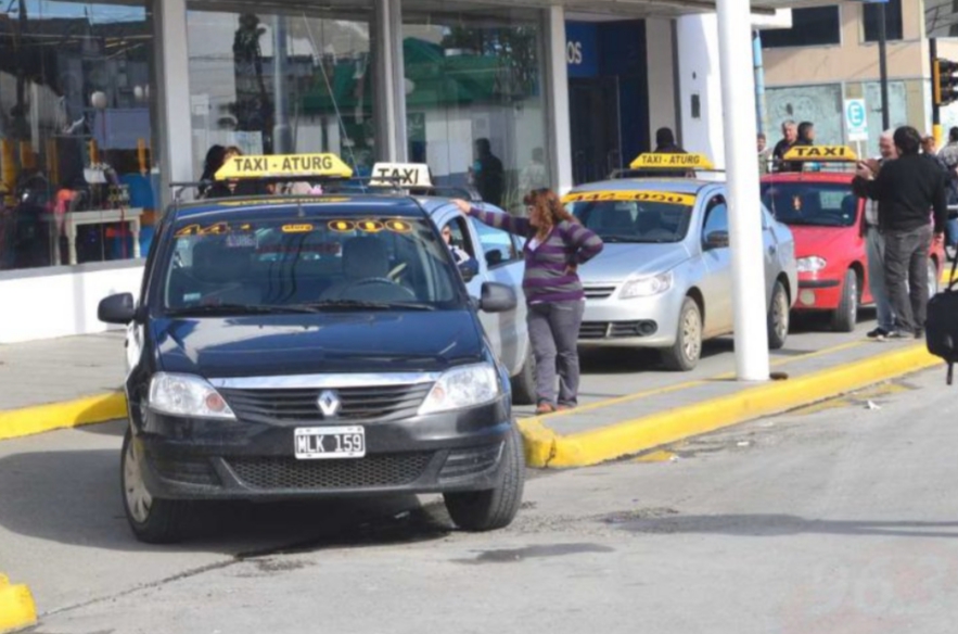 Taxistas: «El aumento de nafta nos terminó de fulminar» Taxistas: «El aumento de nafta nos terminó de fulminar»