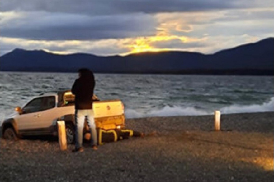 Fue A Ver El Atardecer Al Lago Fagnano Y Quedó Enterrado En La Costa