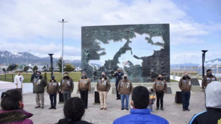 Insólito: Veteranos de Malvinas en Ushuaia repudiaron la llegada de exsoldados que recorren la Patagonia