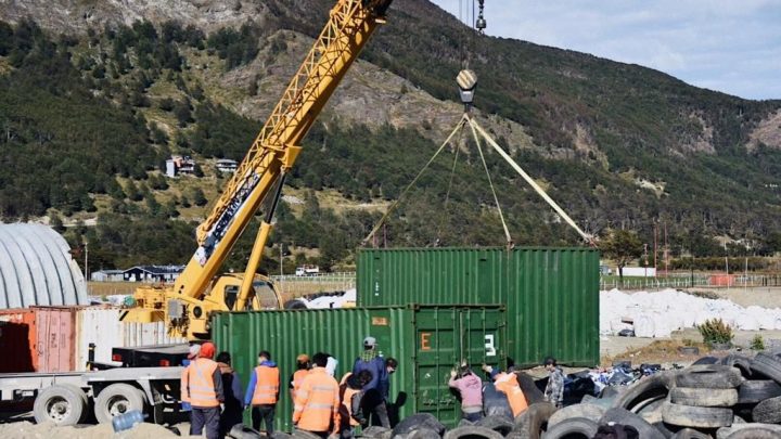 LA MUNICIPALIDAD DE USHUAIA ENVIARÁ AL CONTINENTE SIETE CONTENEDORES CON NEUMÁTICOS EN DESUSO
