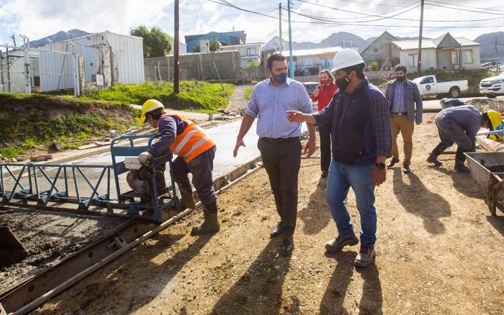 EL INTENDENTE VUOTO RECORRIÓ LA OBRA DE HORMIGONADO DE LA CALLE FORMOSA