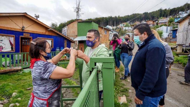 EL INTENDENTE JUNTO A DURÉ Y YUTROVIC RECORRIERON MERENDEROS SOLIDARIOS DE LA CIUDAD