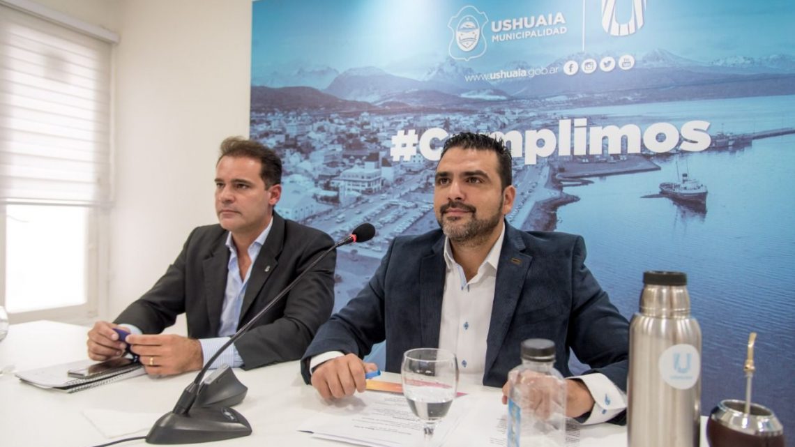 VUOTO JUNTO A KULFAS ENTREGARON LOS PRIMEROS CRÉDITOS PARA EMPRENDEDORES Y EMPRESARIOS PYMES DE USHUAIA VUOTO JUNTO A KULFAS ENTREGARON LOS PRIMEROS CRÉDITOS PARA EMPRENDEDORES Y EMPRESARIOS PYMES DE USHUAIA