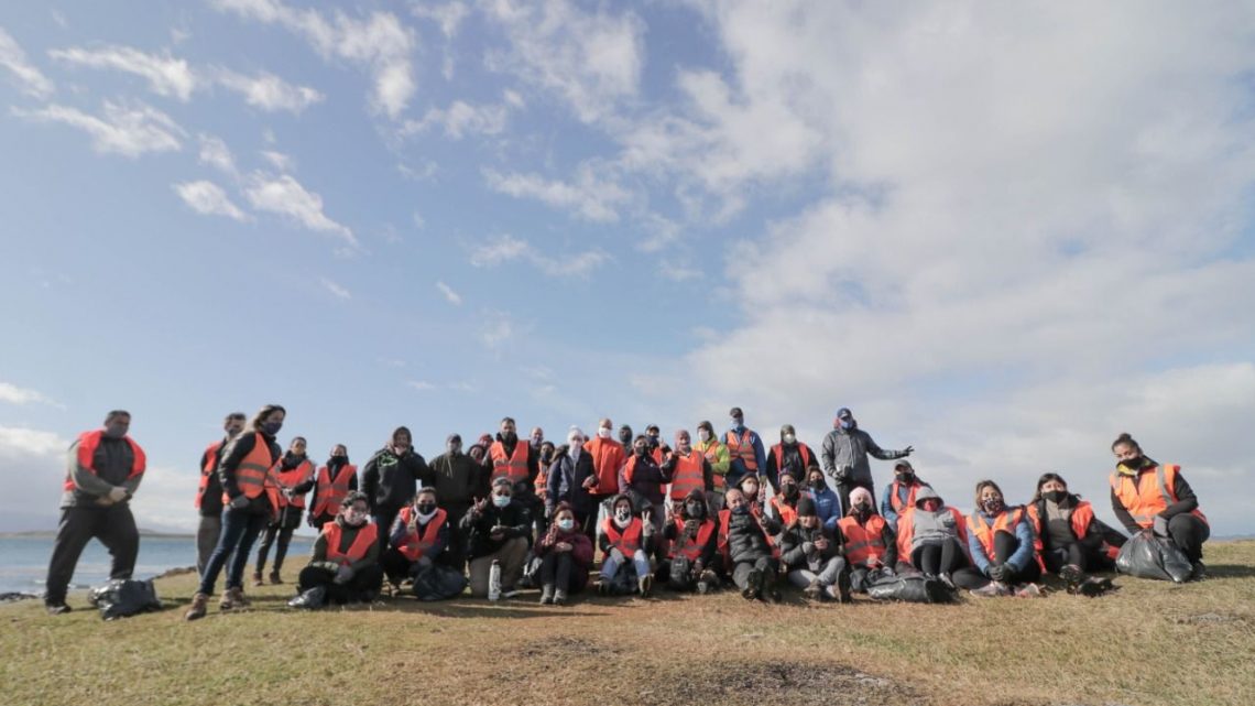 SE REALIZÓ LA MEGA JORNADA DE LIMPIEZA DE LA COSTA DE USHUAIA SE REALIZÓ LA MEGA JORNADA DE LIMPIEZA DE LA COSTA DE USHUAIA