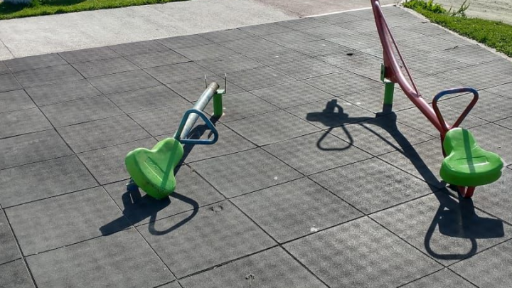 VANDALISMO EN LA PLAZA RENÉ FAVALORO