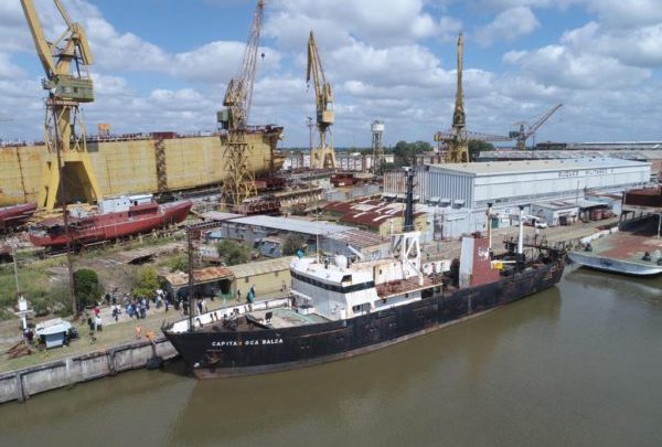 Buque oceanográfico fue asignado a controlar áreas marinas protegidas