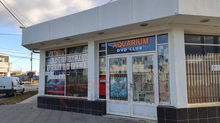 Adiós a una época: cierra el último videoclub de Río Grande