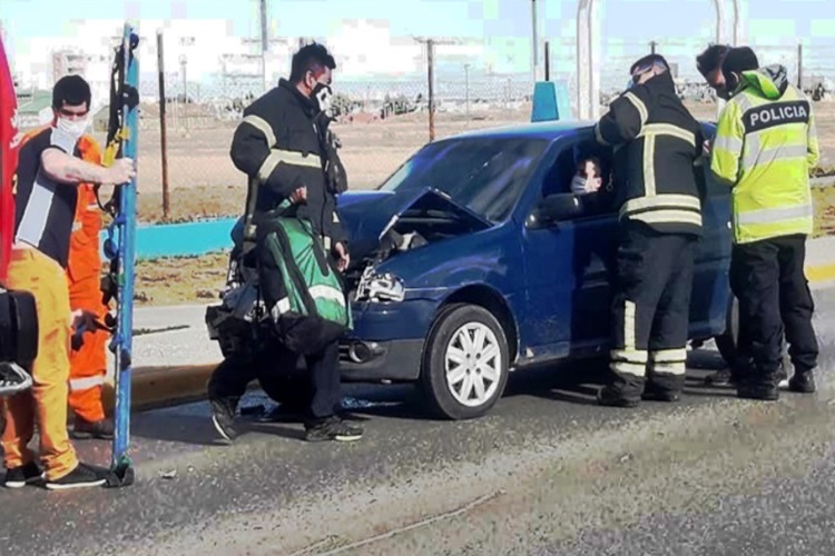 Choque múltiple, con dos lesionados Choque múltiple, con dos lesionados