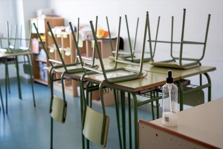 Clases suspendidas por casos positivos Clases suspendidas por casos positivos