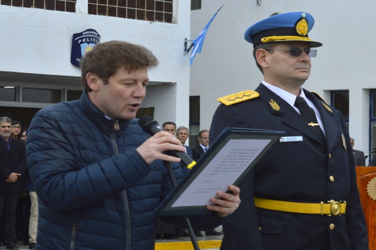 GOBIERNO ANUNCIÓ REDUCCIÓN DE RECARGOS Y AUMENTO SALARIAL PARA POLICÍAS Y PENITENCIARIOS
