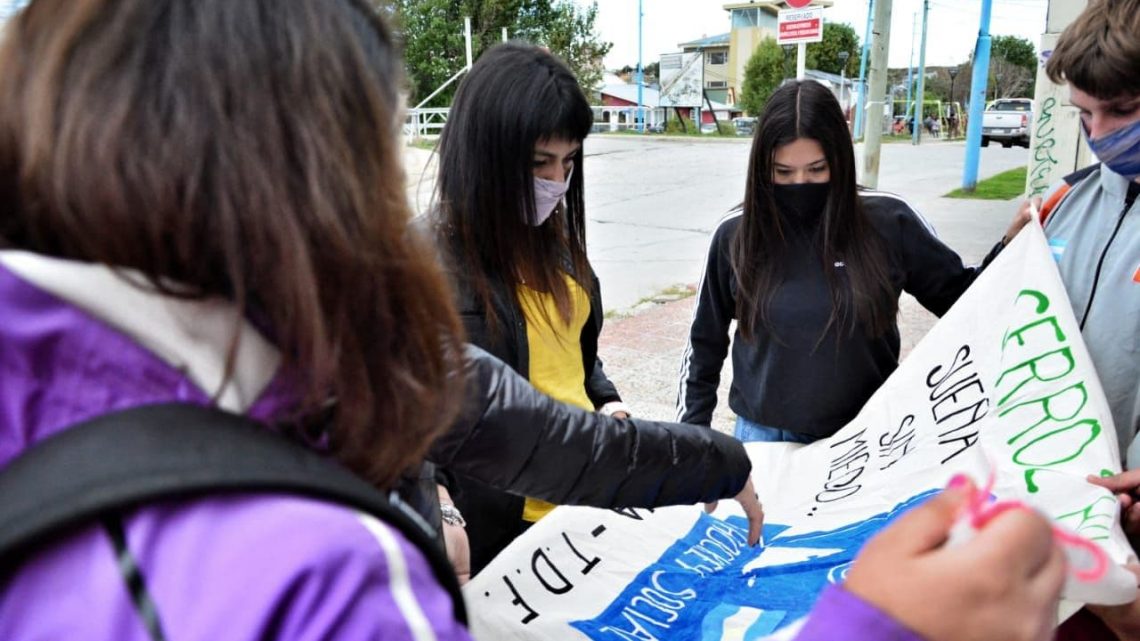 LA MUNICIPALIDAD DE USHUAIA COLABORARÁ EN EL TORNEO BARRIAL DE HOCKEY SOCIAL EN EL DOS BANDERAS