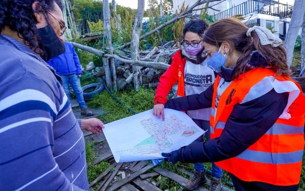 LA MUNICIPALIDAD DE USHUAIA REALIZÓ UNA MEGA JORNADA DE “LA MUNI EN TU BARRIO” EN LOS BARRIOS DEL MACIZO KyD LA MUNICIPALIDAD DE USHUAIA REALIZÓ UNA MEGA JORNADA DE “LA MUNI EN TU BARRIO” EN LOS BARRIOS DEL MACIZO KyD