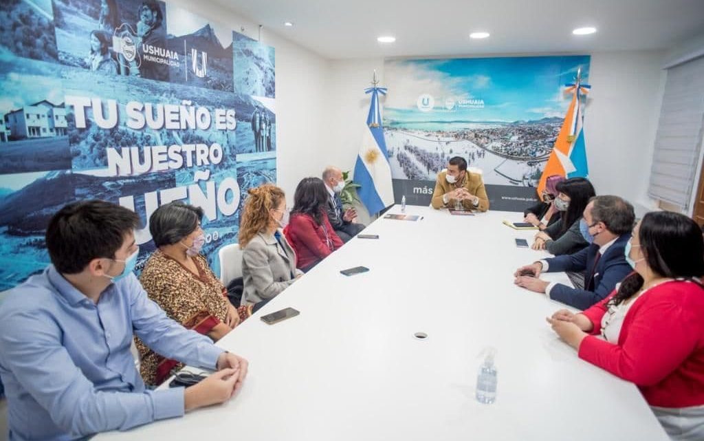 VUOTO Y LA UNTDF FIRMARON CONVENIO PARA LA PRIMERA DIPLOMATURA CON PERSPECTIVA DE GÉNERO