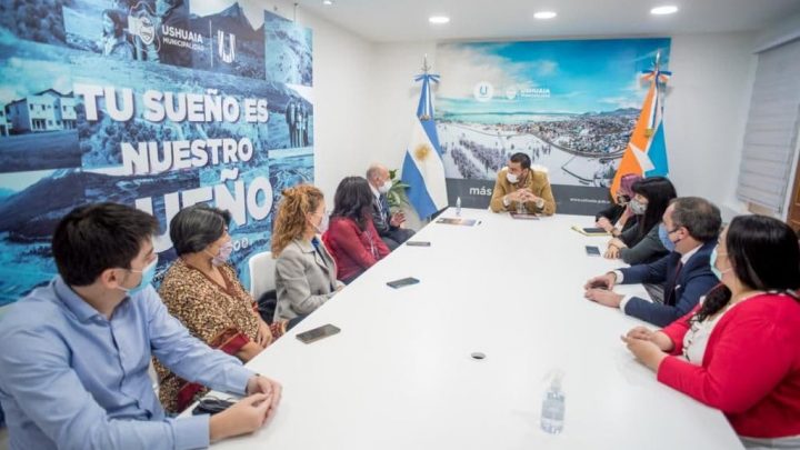 VUOTO Y LA UNTDF FIRMARON CONVENIO PARA LA PRIMERA DIPLOMATURA CON PERSPECTIVA DE GÉNERO