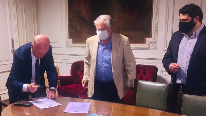 LA MUNICIPALIDAD DE USHUAIA FIRMÓ CONVENIOS CON UNIVERSIDADES