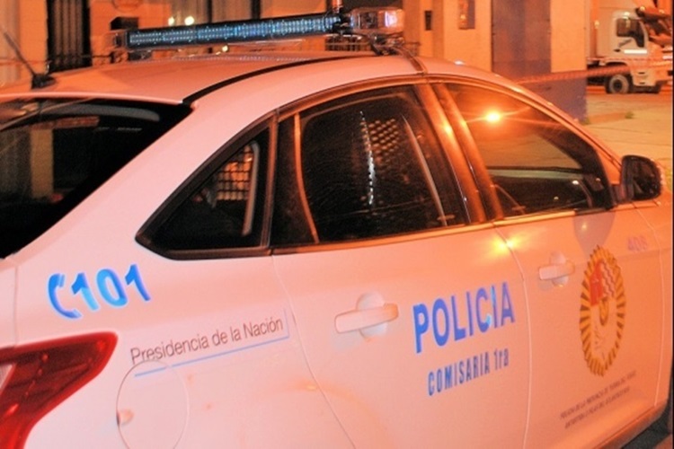 Roban dinero y una notebook de una vivienda